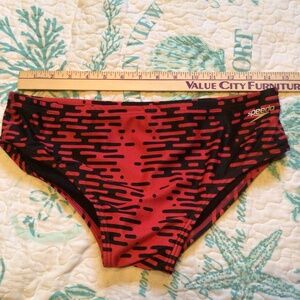 Speedo, 36, red and black